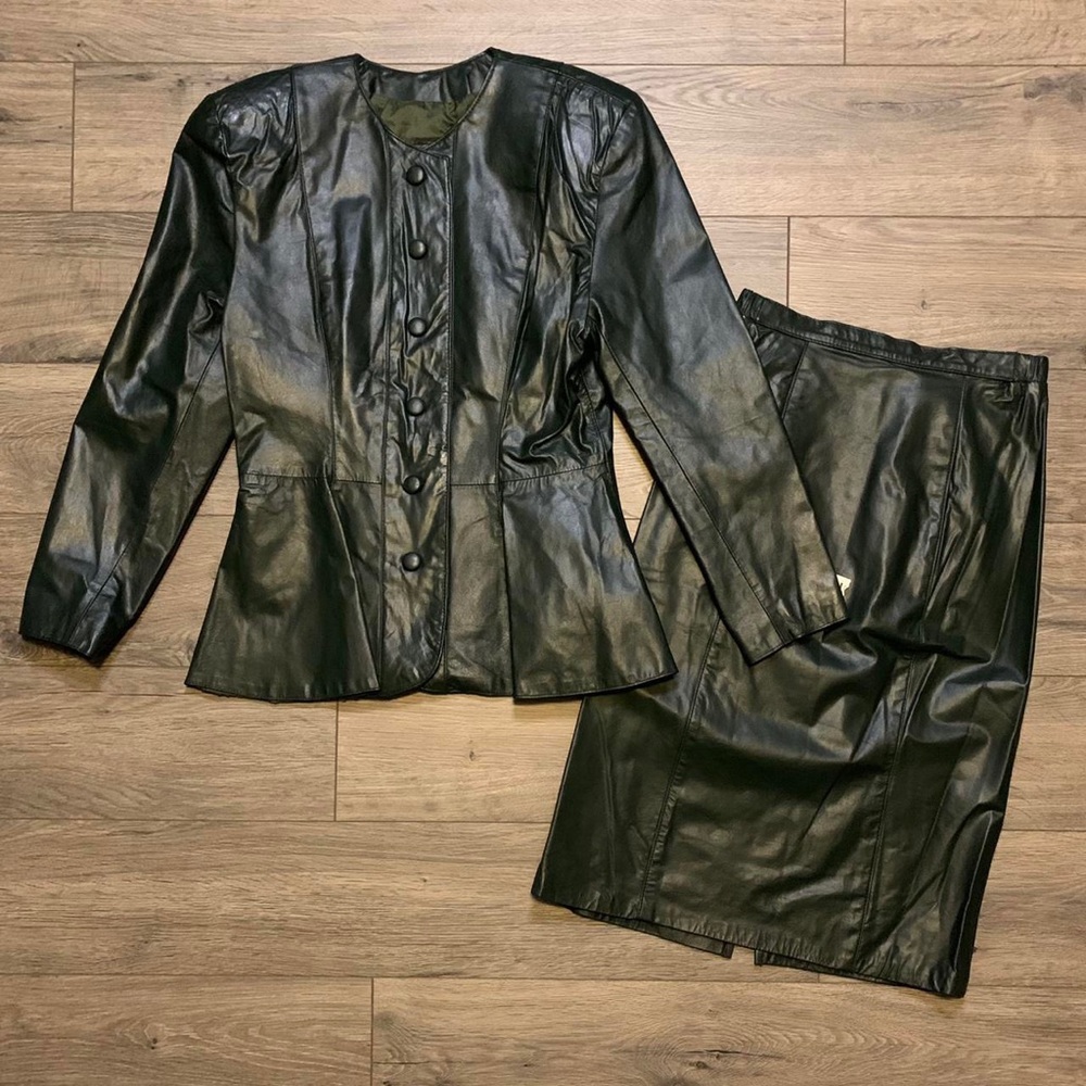 Absolutely Stunning Comint Size 5/6 Green Genuine Leather Two Piece Blazer Set